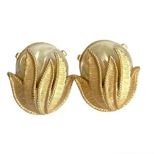 Vintage Baroque Pearl Earrings Clip On Sarah Coventry Brushed Gold Cocktail
